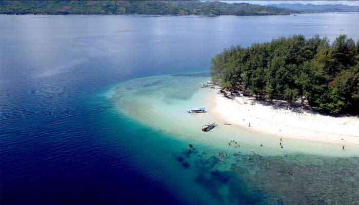 Keindahan GIli Tangkong