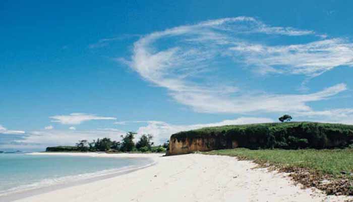 Pantai Cemara di Lombok