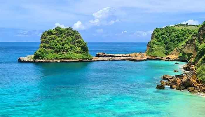 Pantai Tanjung Bloam