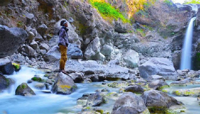Pesona Air Terjun Madu