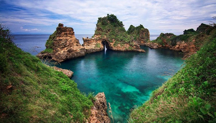 Pesona Pantai Sari Goang