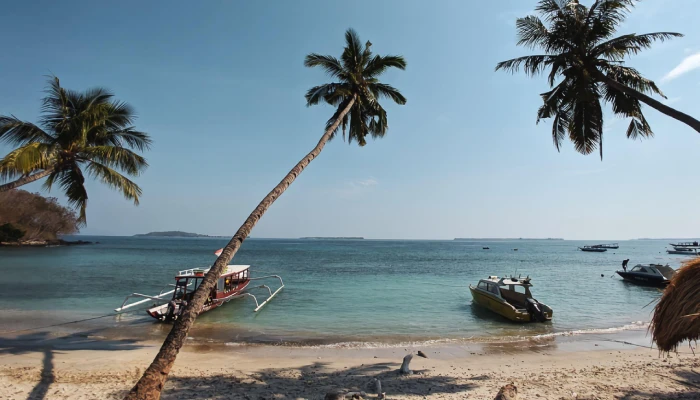 Pantai Kecinan di Lombok