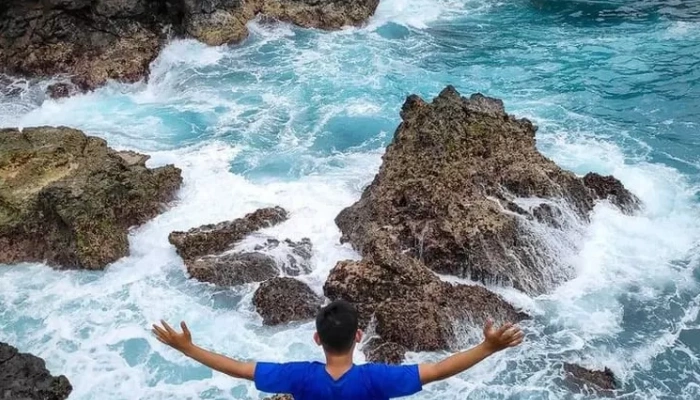 Pesona Pantai Selayar Lombok