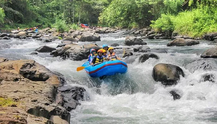 Wisata Arung Jeram di Lombok yang Penuh Adrenalin